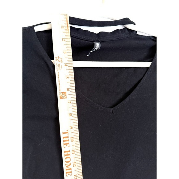 DISTURBIA Black Choker Neck V Neck Crop‎ Top T Shirt Women's Size L - Picture 4 of 12